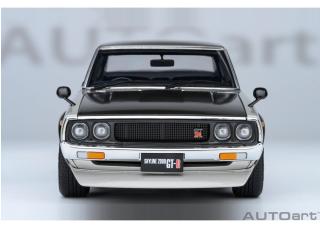 NISSAN SKYLINE 2000 GT-R (KPGC110) TUNED VERSION „CARBON BLACK BONNET“ silber AUTOart 1:18 Composite